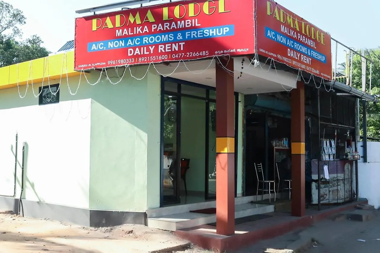 מלון Alappuzha Oyo 67684 Padma Lodge